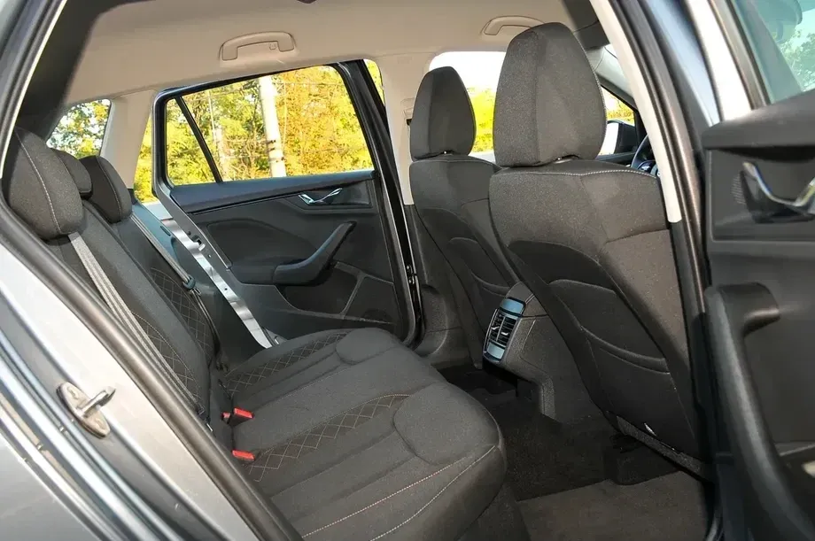 Škoda Kamiq 1.5 TSI DSG Ambition — imagine 5