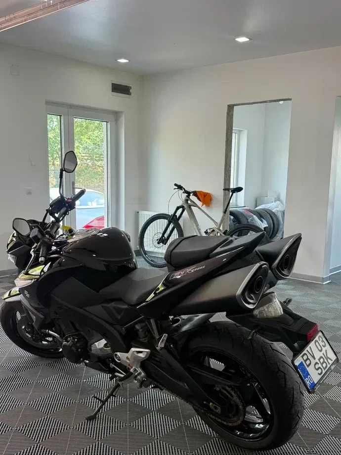 Suzuki GSX 1300 B-King — imagine 2