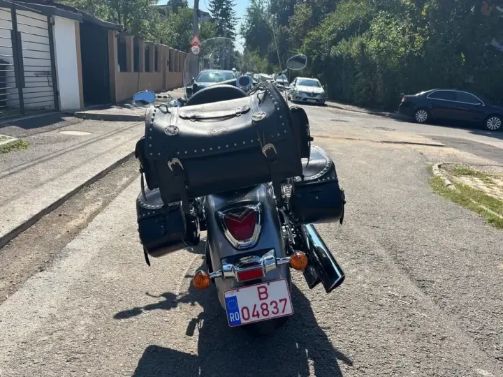 Suzuki Boulevard C109RT