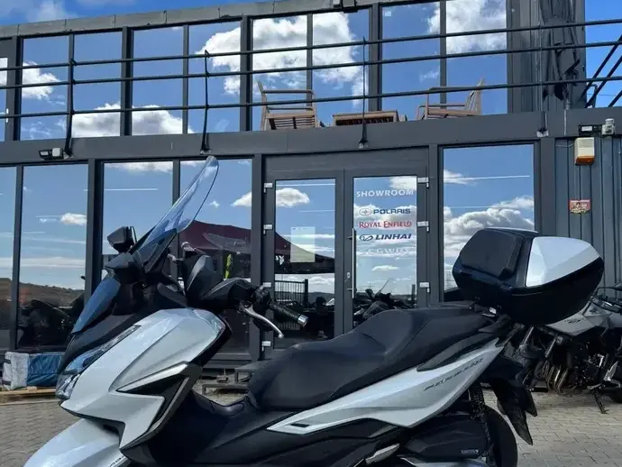 Honda Forza 350