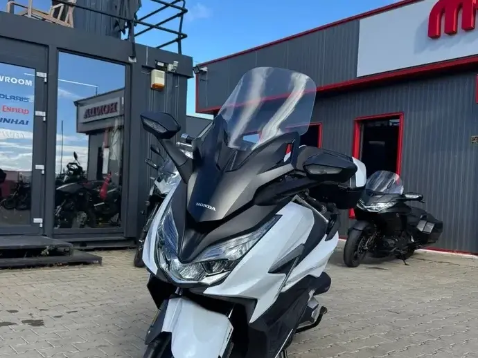 Honda Forza 350