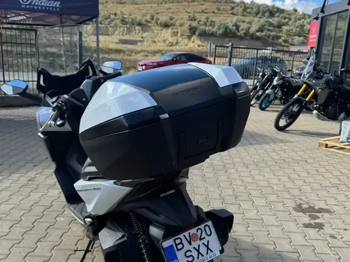 Honda Forza 350