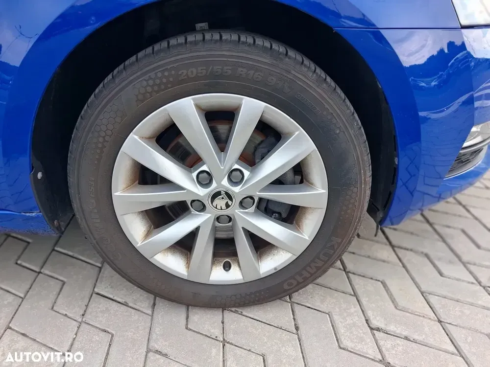 Škoda Octavia 1.5 TSI DSG Mild Hybrid Ambition — imagine 4
