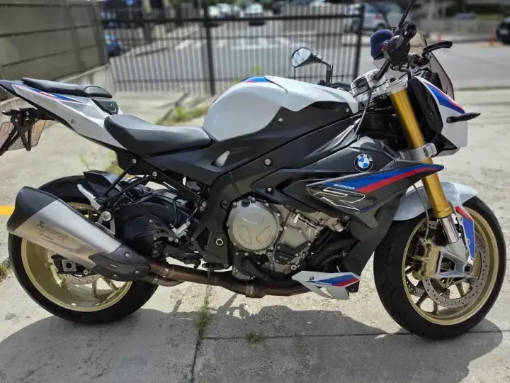 BMW S1000R