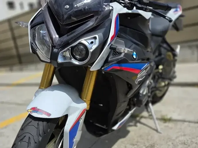 BMW S1000R