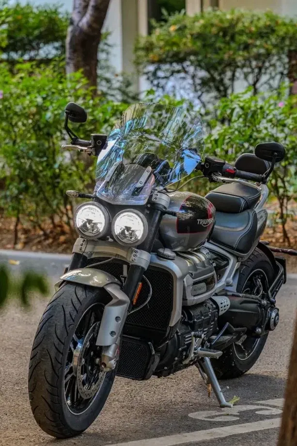 Triumph Rocket 3 GT Triple Black — imagine 3