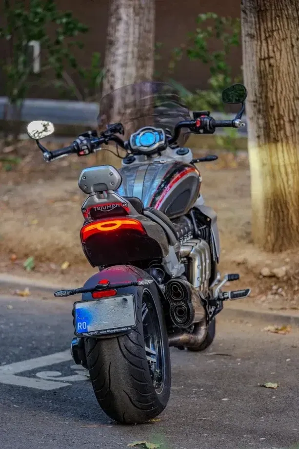 Triumph Rocket 3 GT Triple Black — imagine 5