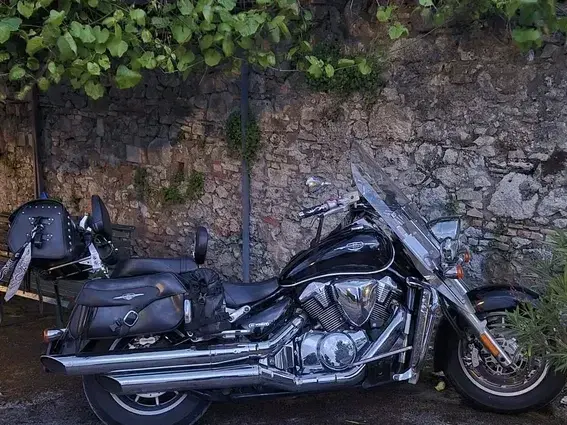 Suzuki Boulevard C109R