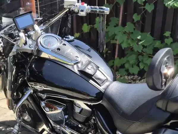 Suzuki Boulevard C109R