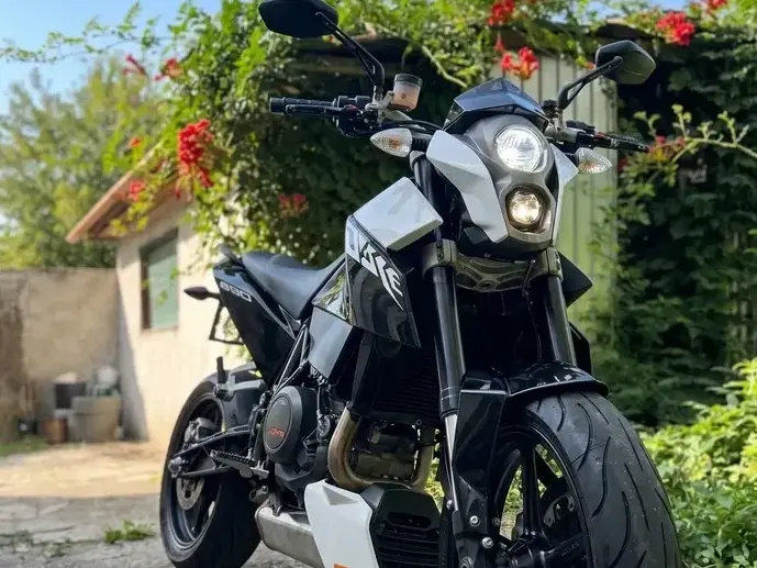 KTM 690 Duke