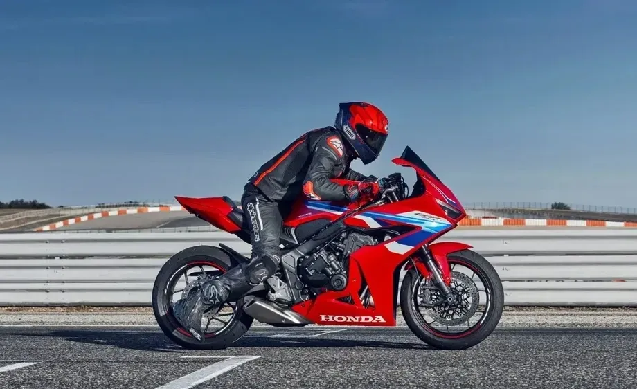 Honda CBR 650R — imagine 3