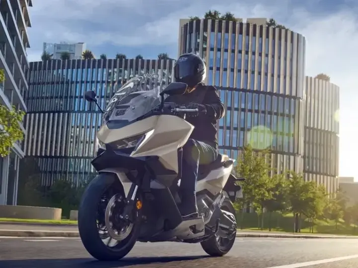 Honda Forza 750
