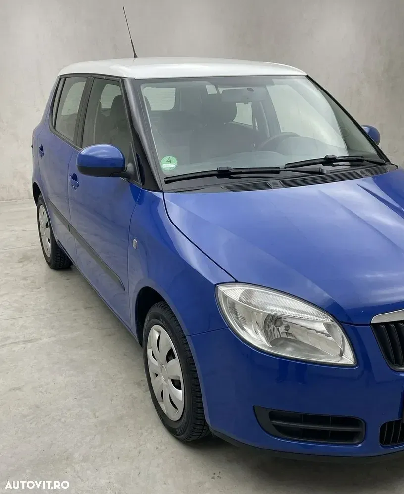 Škoda Fabia II 1.2 HTP Cool Colour Edition — imagine 4