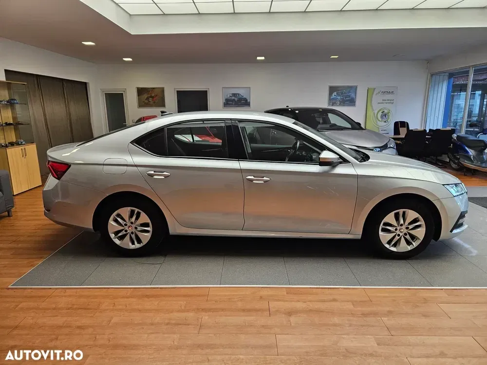 Škoda Octavia IV 2.0 TDI DSG Ambition — imagine 4