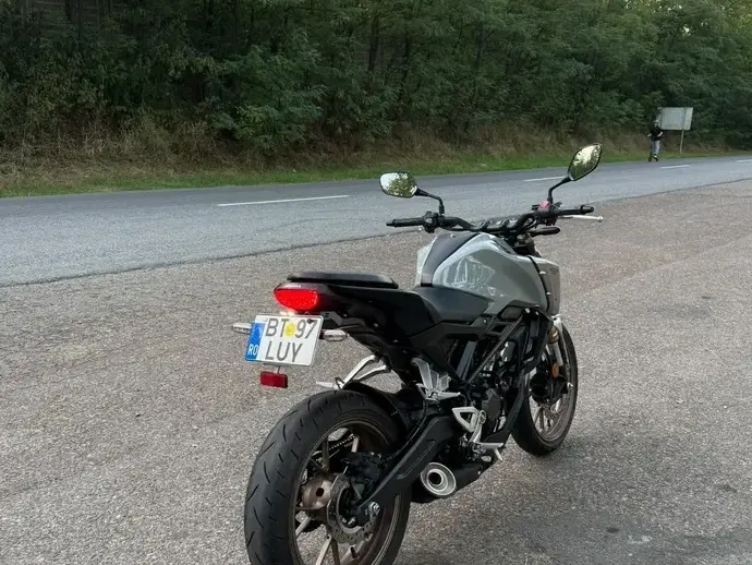 Honda CB 125R