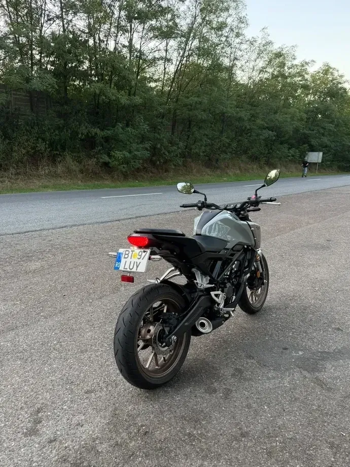 Honda CB 125R — imagine 4