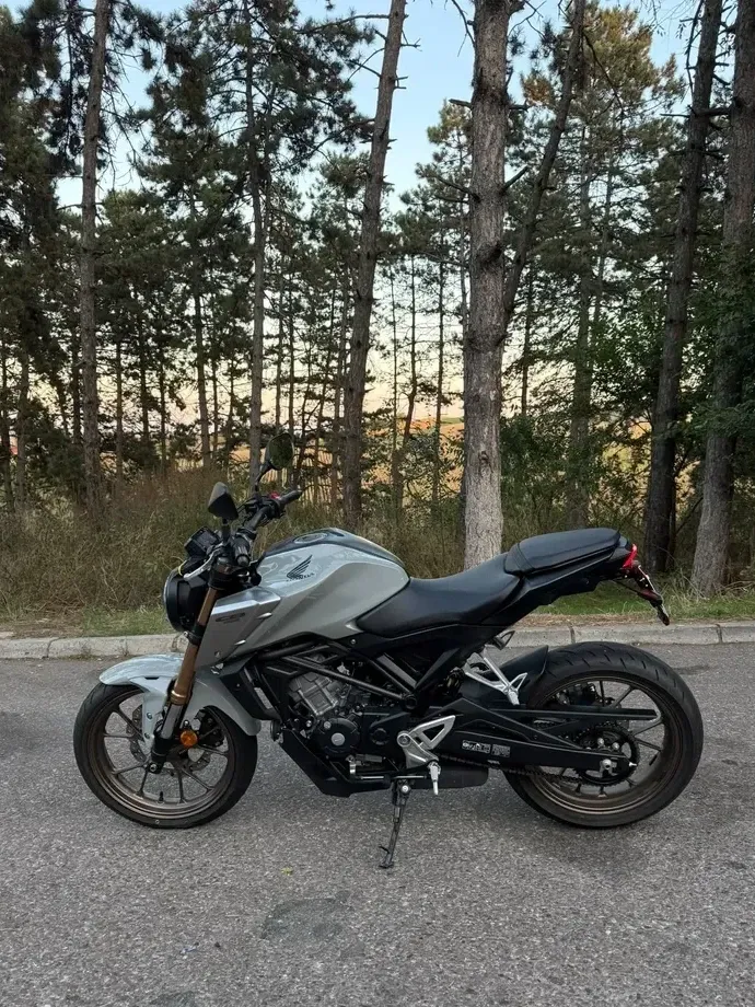 Honda CB 125R — imagine 5
