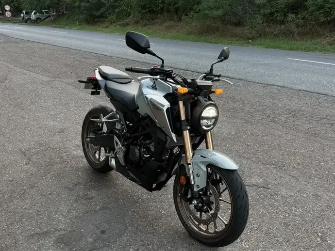 Honda CB 125R