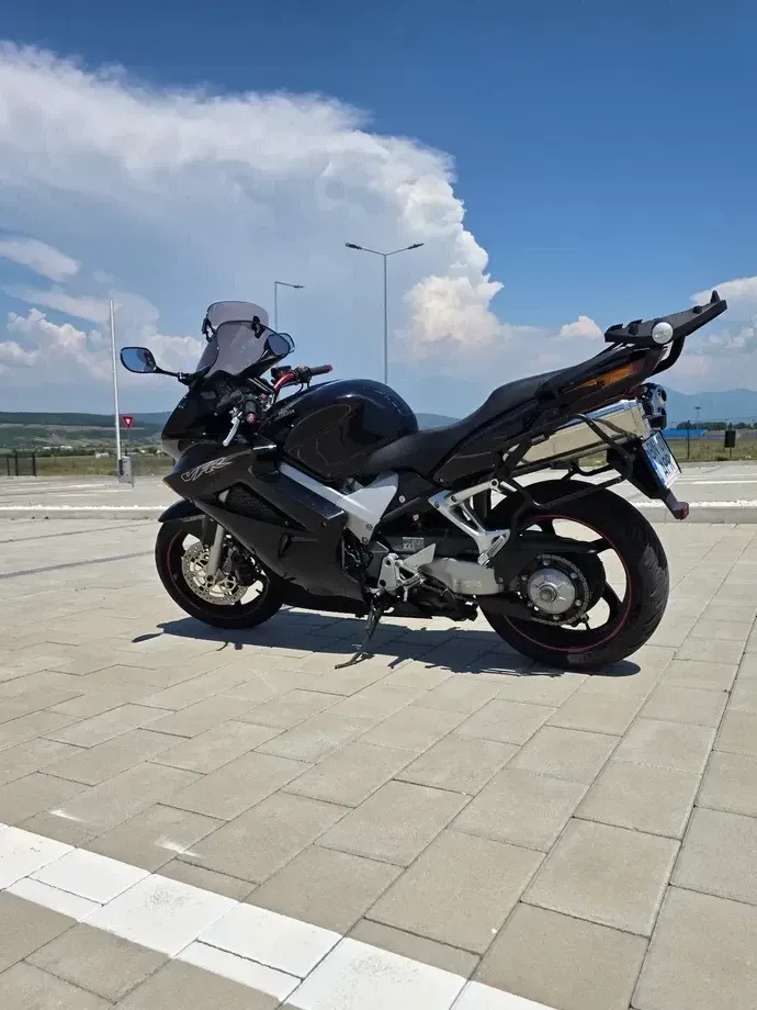 Honda VFR 800F V-Tec — imagine 6