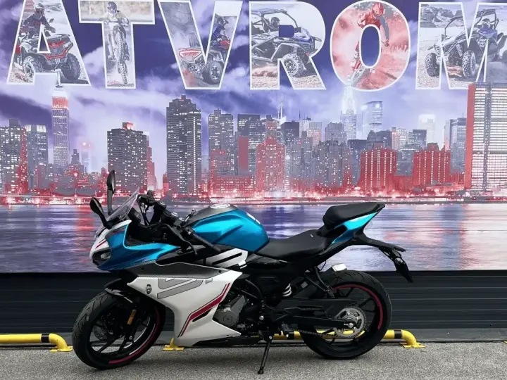 CF Moto 250SR