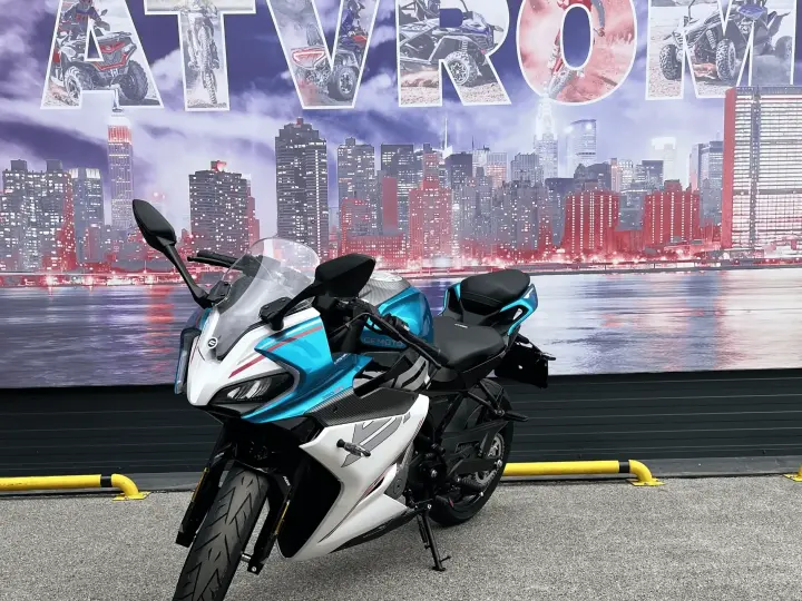 CF Moto 250SR