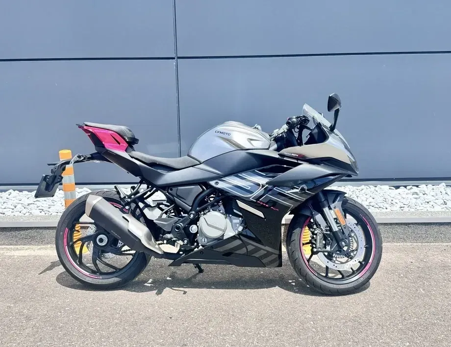 CF Moto 300SR ABS — imagine 2