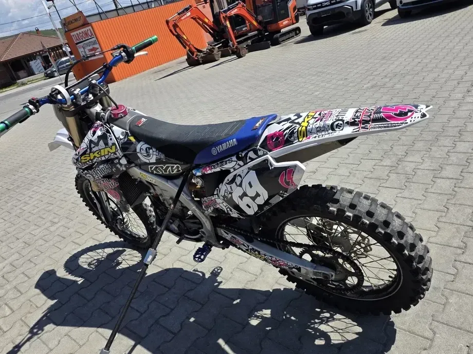 Yamaha YZF — imagine 6