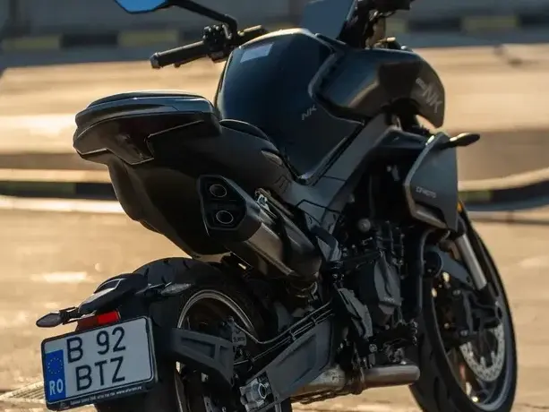 CF Moto 800 NK Advanced