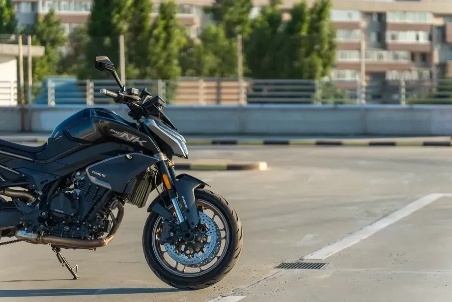 CF Moto 800 NK Advanced — imagine 5