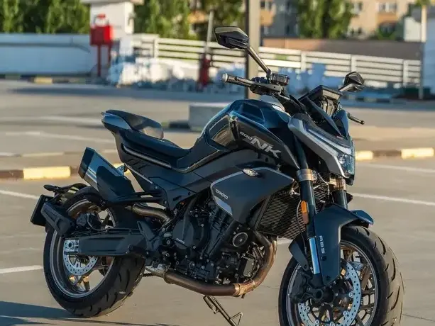 CF Moto 800 NK Advanced