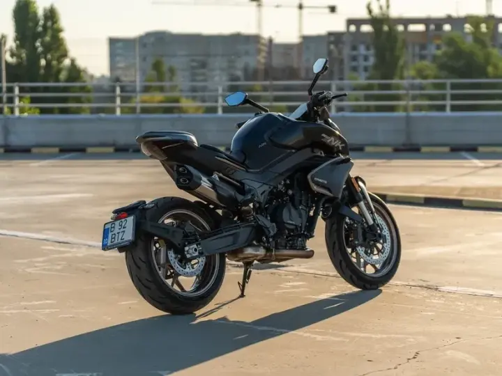 CF Moto 800 NK Advanced