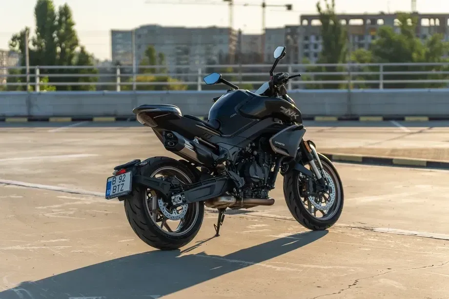 CF Moto 800 NK Advanced — imagine 4