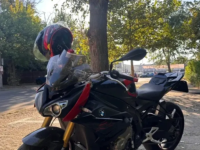 BMW S1000R