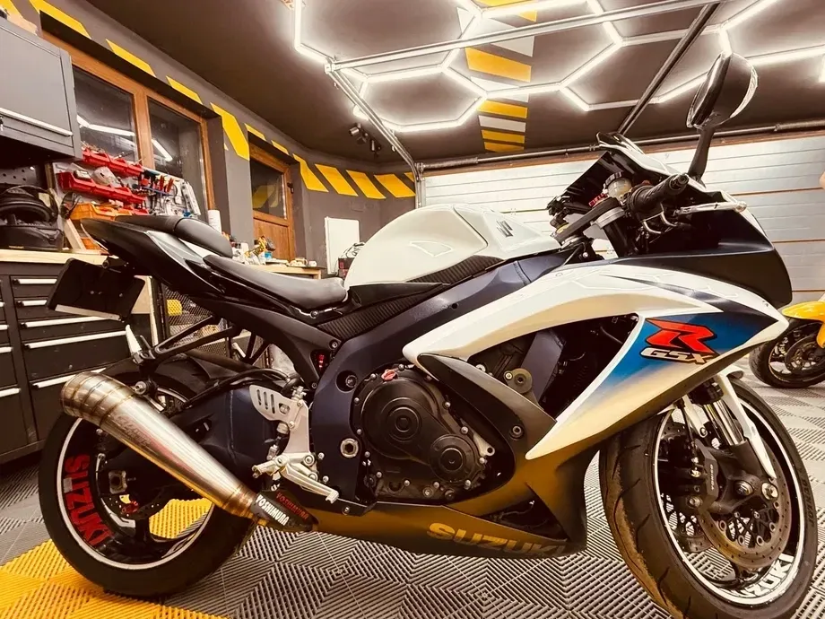 Suzuki GSX-R 750 Yoshimura Limited Edition — imagine 4