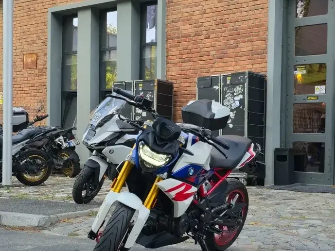 BMW G310R