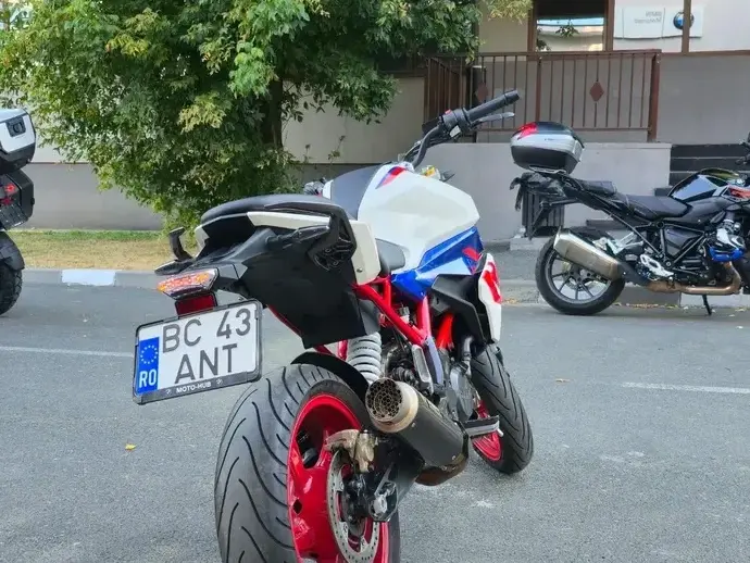 BMW G310R