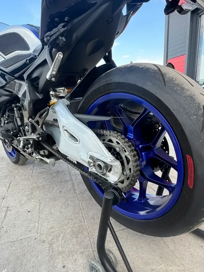 Yamaha YZF 1000 R1-M — imagine 5
