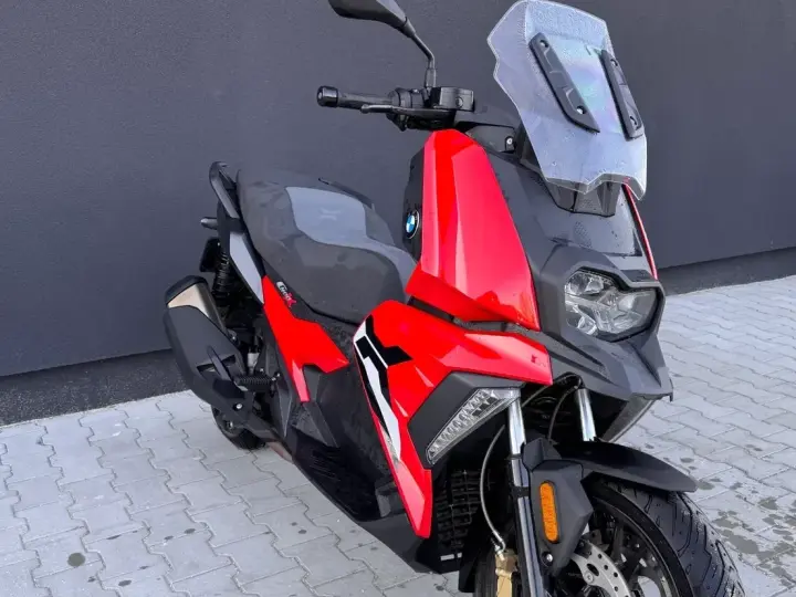 BMW C400X