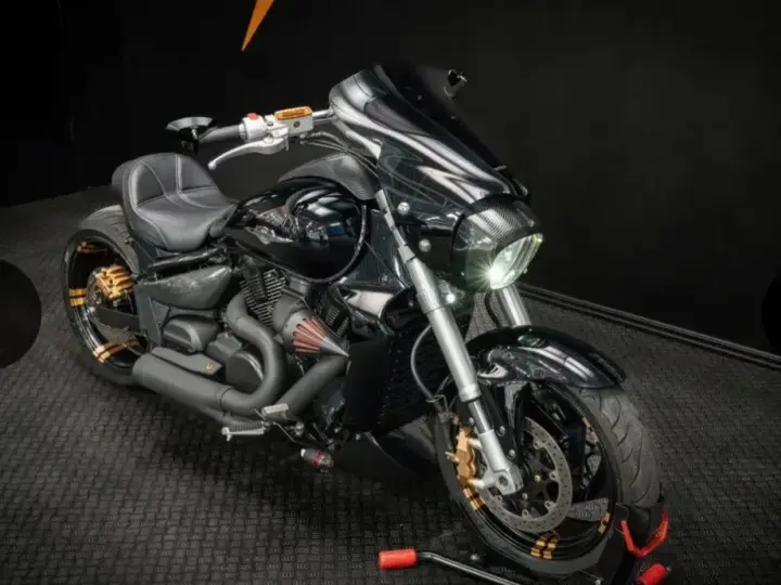 Suzuki Boulevard M109R