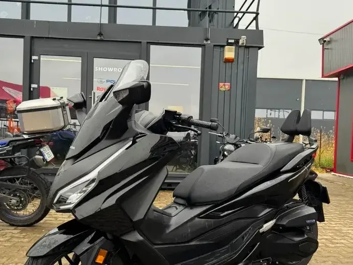 Honda Forza 350