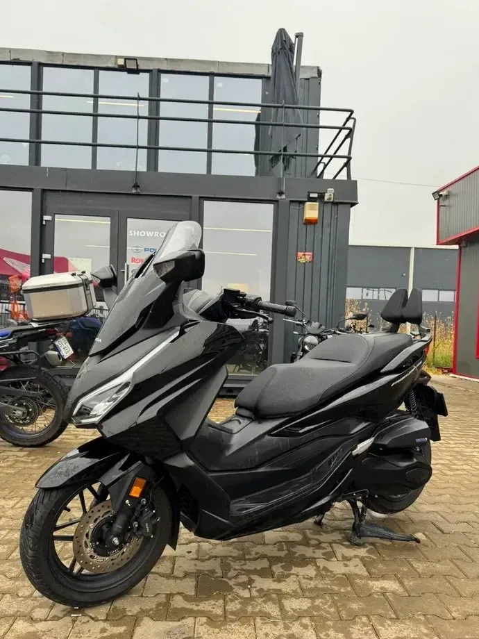Honda Forza 350 — imagine 4
