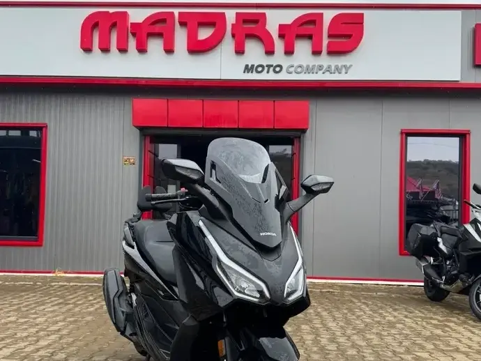 Honda Forza 350