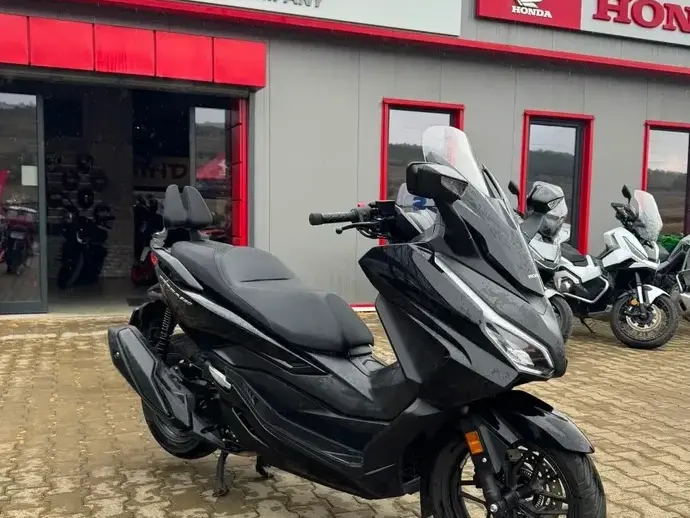 Honda Forza 350