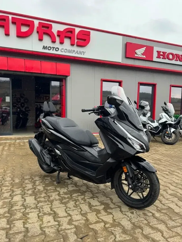 Honda Forza 350 — imagine 3