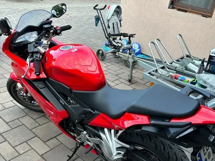 Honda VFR 800F V-Tec