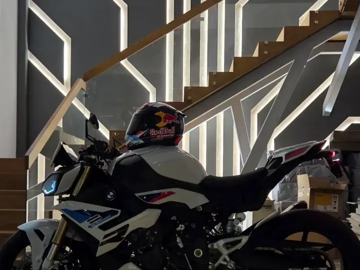 BMW S1000R