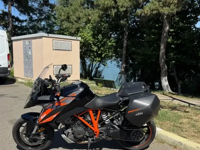 KTM 1290 Super Duke GT
