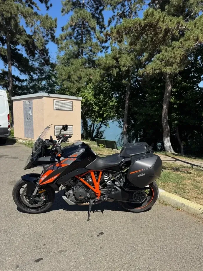 KTM 1290 Super Duke GT — imagine 2