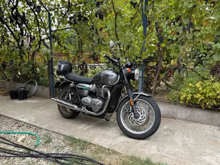 Triumph Bonneville Bobber