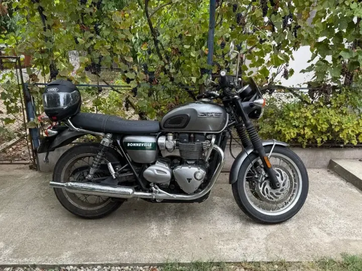 Triumph Bonneville Bobber